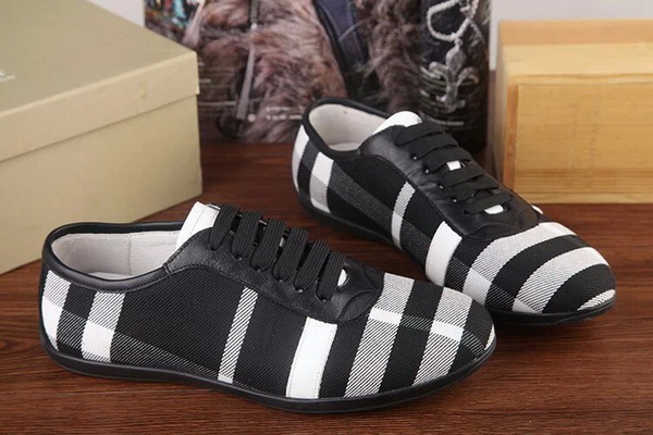 Burberry Fashion Men Sneakers--056